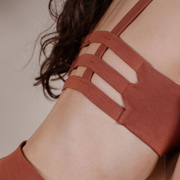 Indigo Luna LAYLA FLARES SPICE Yoga Set in Spice - Picture 9 of 9